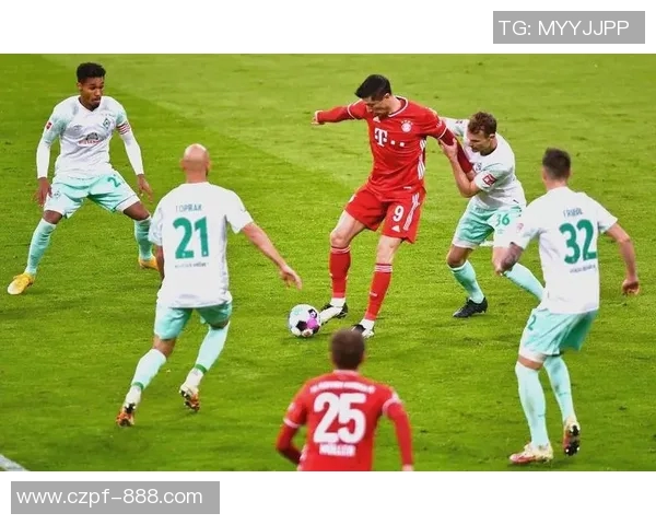 莱万回归旧主对决拜仁球迷怒斥其忘恩负义情绪高涨