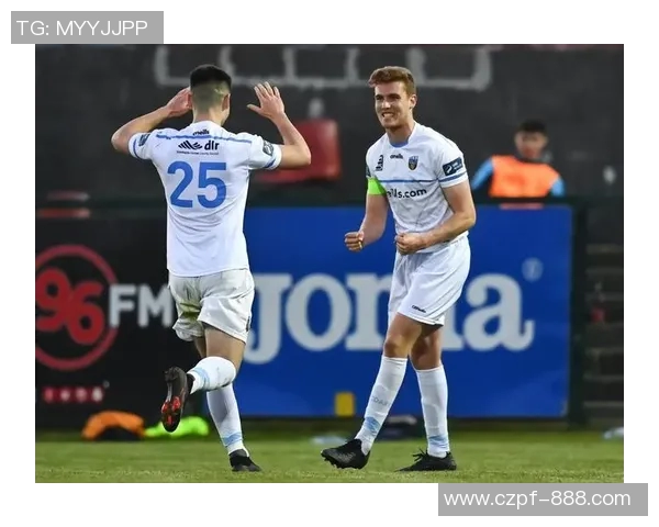 都柏林大学与科布的精彩对决揭示了足球的魅力与激情 都柏林大学与科布的精彩对决揭示了足球的魅力与激情